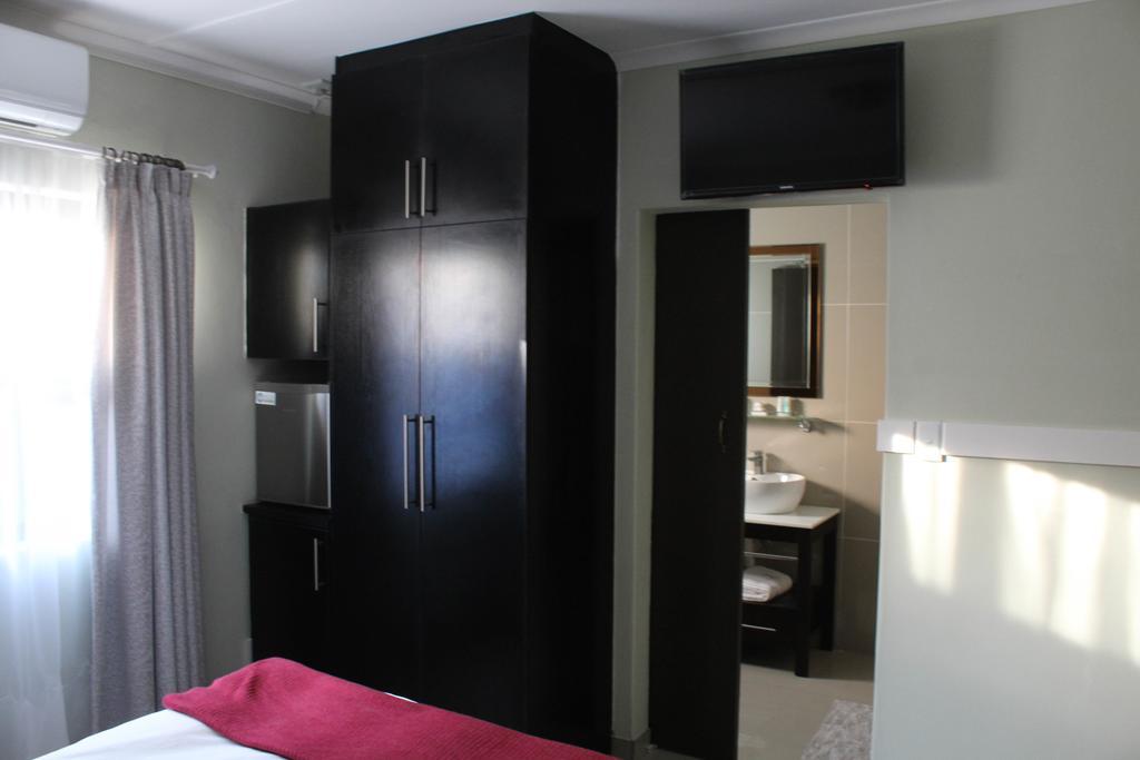 A-Z Boutique Guesthouse Windhoek Exterior photo